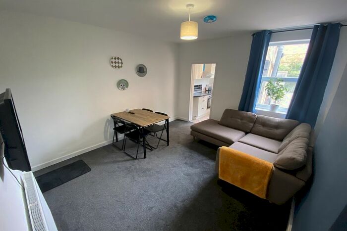 4 Bedroom Terraced House To Rent In Queens Road, Beeston, NG9