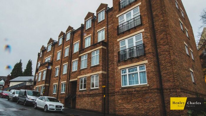 2 Bedroom Flat To Rent In Caversham Place, Sutton Coldfield, B73