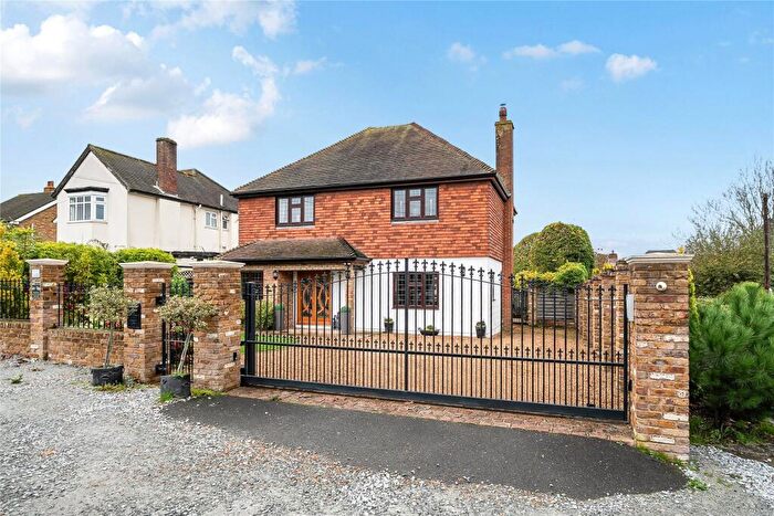 4 Bedroom Detached House For Sale In The Drift, Bromley, BR2