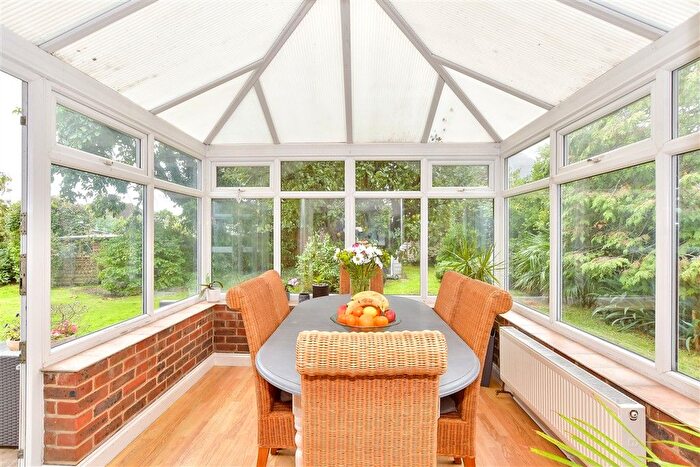 4 Bedroom Detached House For Sale In Hulbert Road, Waterlooville, Hampshire, PO7