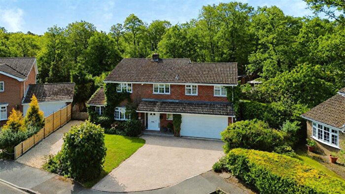 5 Bedroom Detached House For Sale In Sun Gardens, Burghfield Common, Reading, Berkshire, RG7