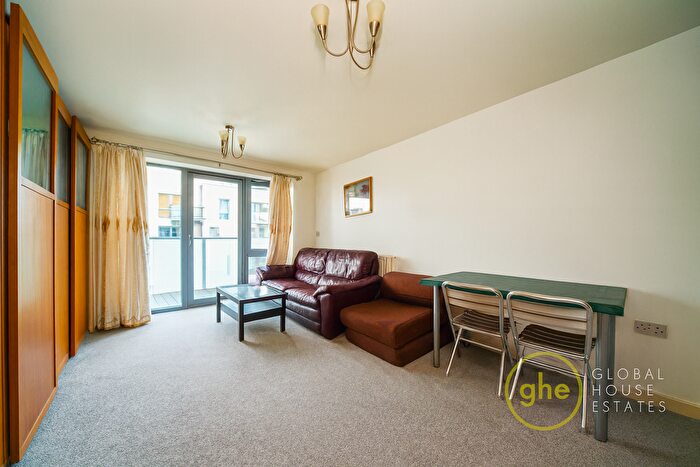 2 Bedroom Flat To Rent In Stainsby Road, Limehouse Cut, London, E14