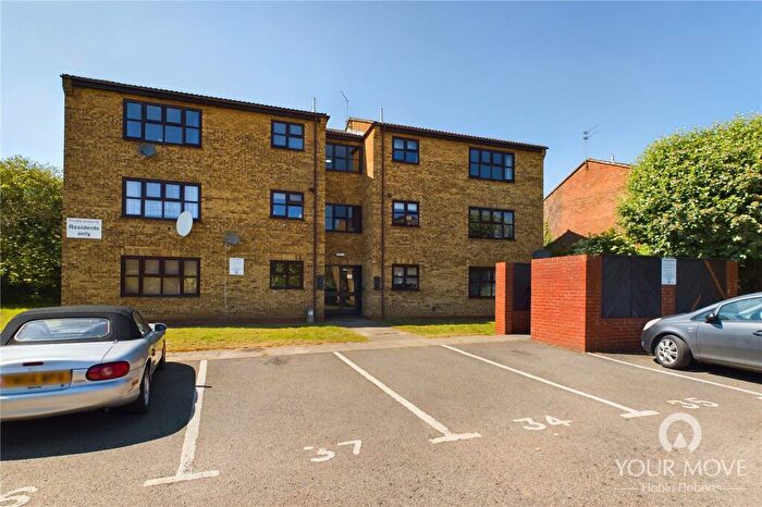 2 Bedroom Flat For Sale In Bonham Court, Kettering, NN16