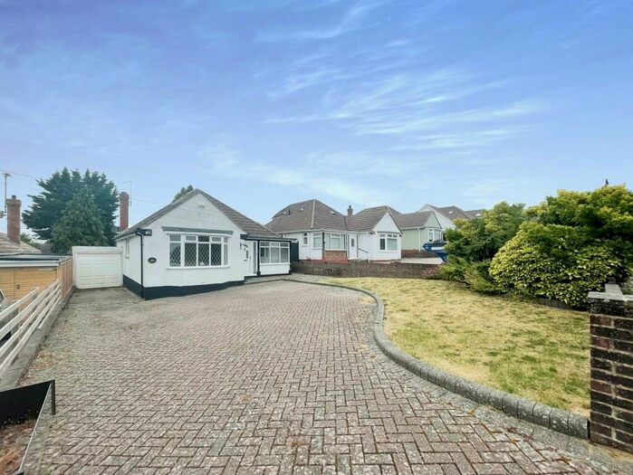 2 Bedroom Detached Bungalow To Rent In Hayling Rise, Worthing, BN13