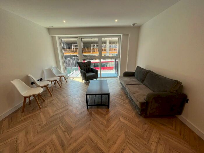 2 Bedroom Flat To Rent In Tryon House, Brook Street, Kingston Upon Thames, Surrey, KT1