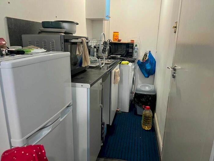 Studio To Rent In Lincoln Road, Enfield, EN3