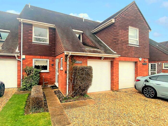 3 Bedroom Terraced House To Rent In Lock Road, Marlow, SL7