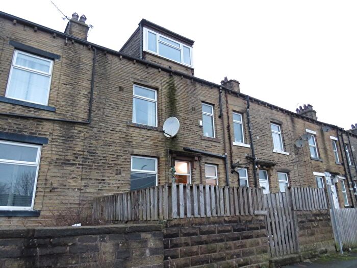 2 Bedroom Terraced House To Rent In Wainman Street, Halifax, HX1