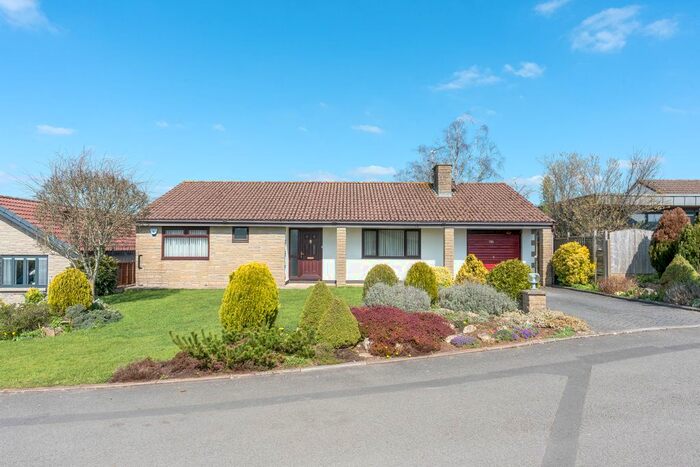 3 Bedroom Bungalow For Sale In Jubilee Drive, Failand, Bristol, BS8