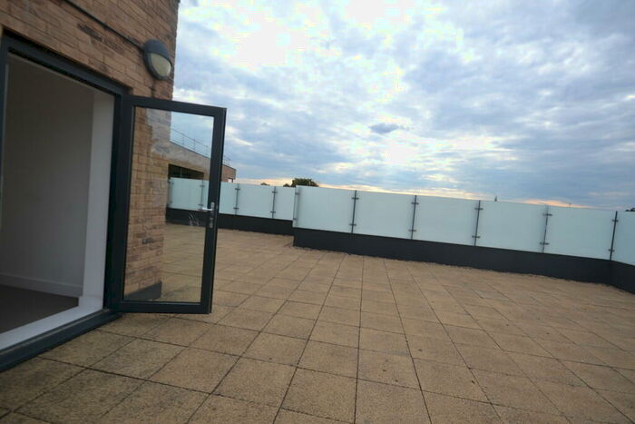 2 Bedroom Flat To Rent In Chingford Mount Road, London, E4