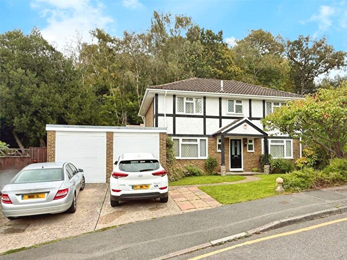 4 Bedroom Detached House For Sale In Beech Glen, Bracknell, Berkshire, RG12