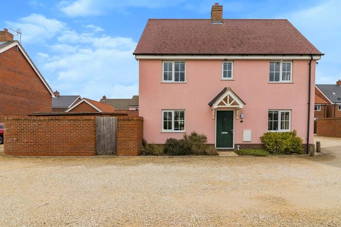 3 Bedroom Semi-Detached House For Sale In Reeds Way, Loddon, Norwich, NR14