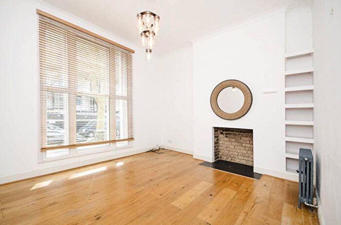 2 Bedroom Flat To Rent In Oxford Road, Kilburn, London, NW6