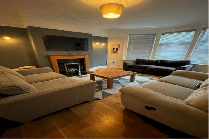 6 Bedroom Property To Rent In Clift House Road, Bristol, BS3