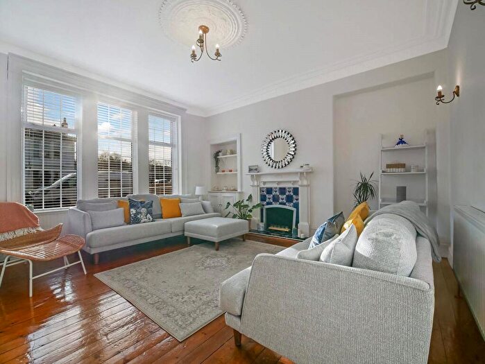 1 Bedroom Flat For Sale In Dryburgh Avenue, Rutherglen, Glasgow, South Lanarkshire, G73