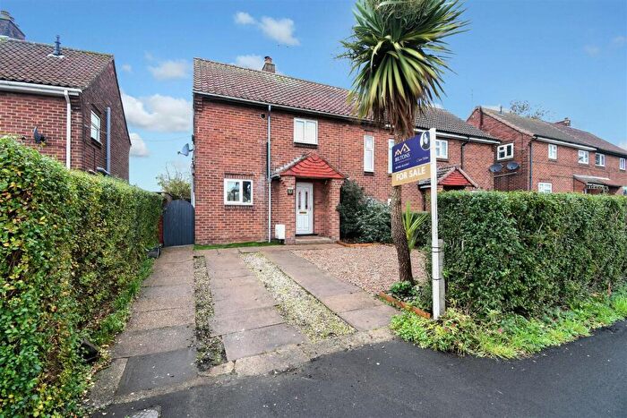 2 Bedroom Semi Detached House For Sale In Kings Road, Barnetby, DN38