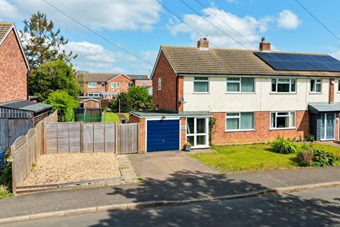 3 Bedroom Semi-Detached House For Sale In St. Ives, Cambridgeshire, PE27