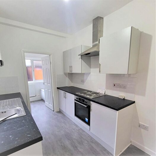 3 Bedroom Semi Detached House To Rent In Owston Road, Carcroft, Doncaster, DN6