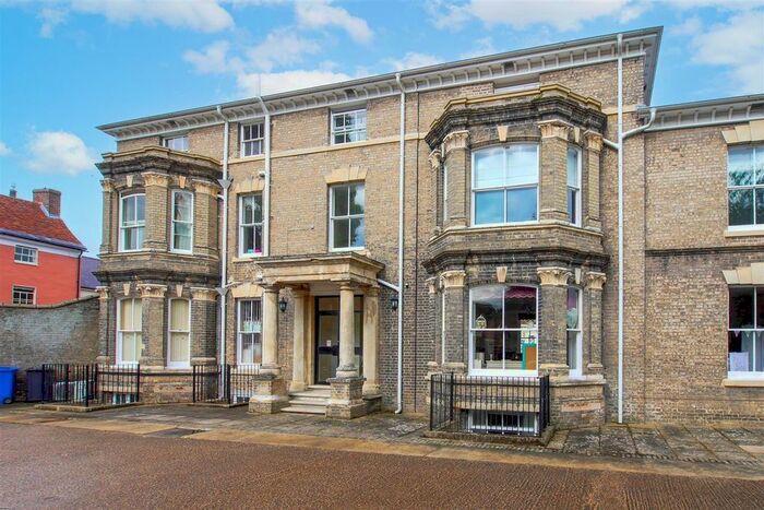 1 Bedroom Flat To Rent In Market Place, Hadleigh, Ipswich, Suffolk, IP7