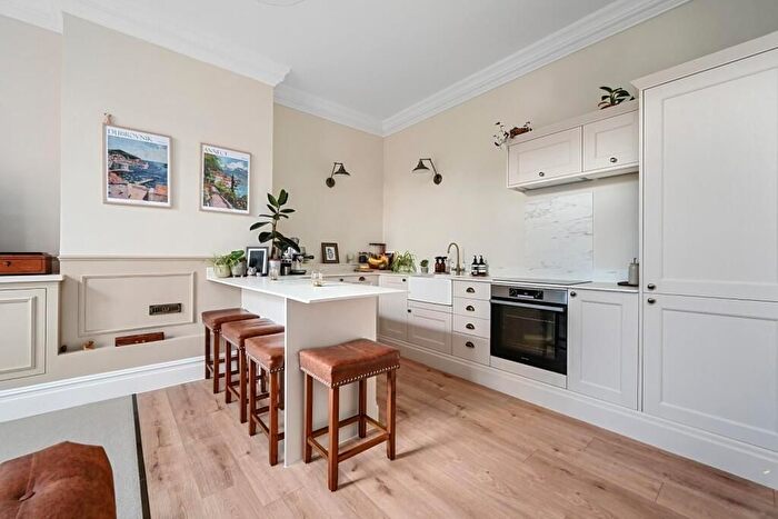 1 Bedroom Flat For Sale In Sackville Road, Hove, BN3