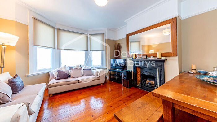 2 Bedroom Apartment To Rent In Inderwick Road, Crouch End, London, N8