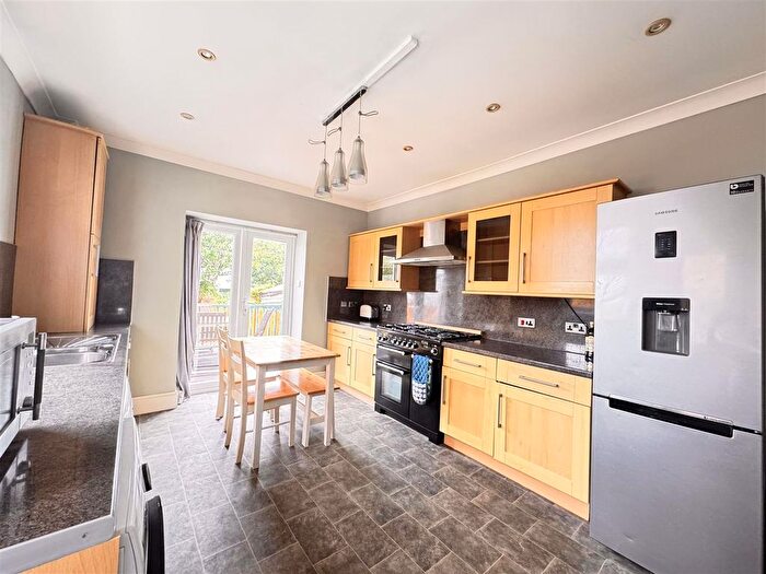 3 Bedroom Semi-Detached House For Sale In Avenue Road, Shanklin, PO37