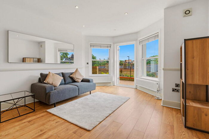 1 Bedroom Flat To Rent In Overhill Road, SE22
