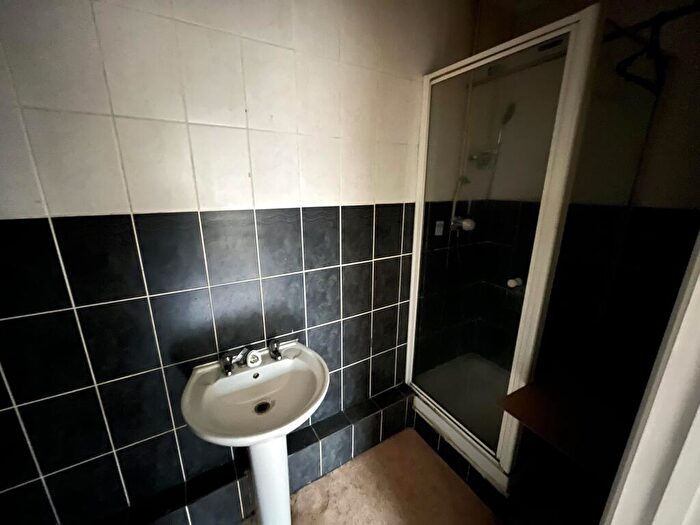 1 Bedroom Flat For Sale In Flat, , Biscot Road, Bedfordshire, LU3