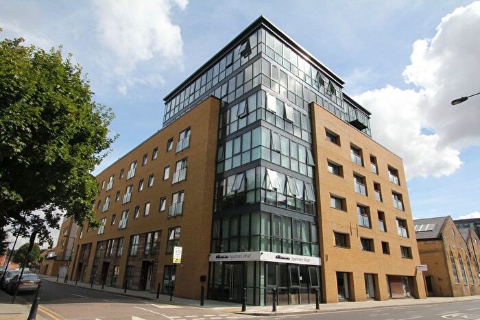 2 Bedroom Flat To Rent In Forge Square, London, London, E14