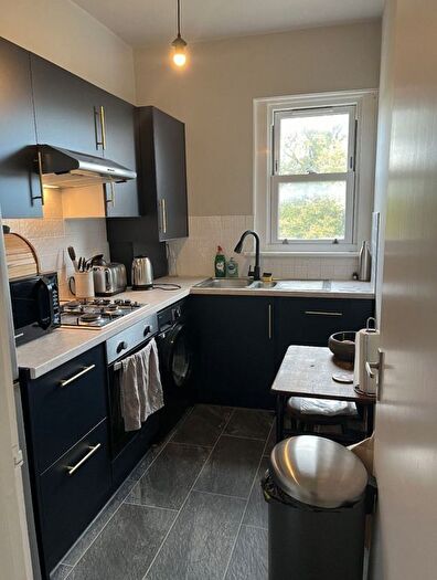 1 Bedroom Flat To Rent In Wickham Lane, London, SE4