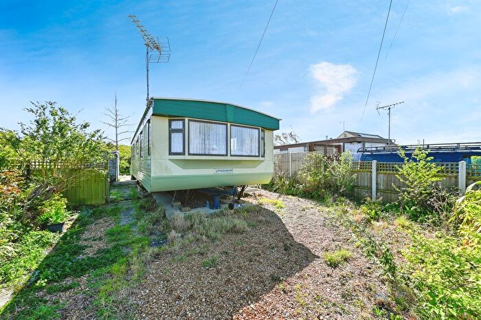 2 Bedroom Mobile/park Home For Sale In Bank Road, Snettisham, King's Lynn, PE31