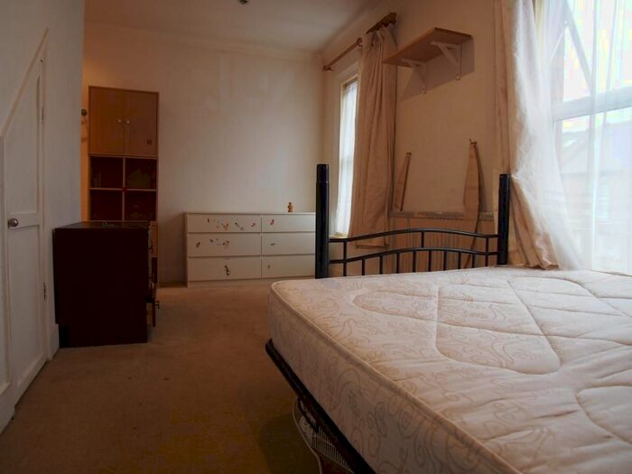 1 Bedroom Studio To Rent In Malden Road, Boreham Wood, WD6