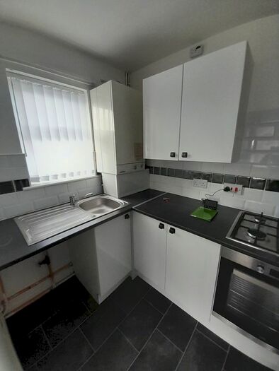 1 Bedroom Flat To Rent In Ross Court, Mayfields North, Wirral, CH62