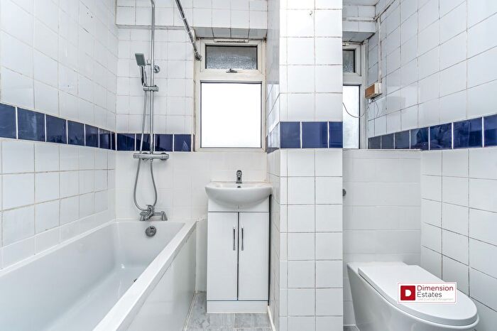 2 Bedroom Flat To Rent In Bonner Road, Bethnal Green, London, E2