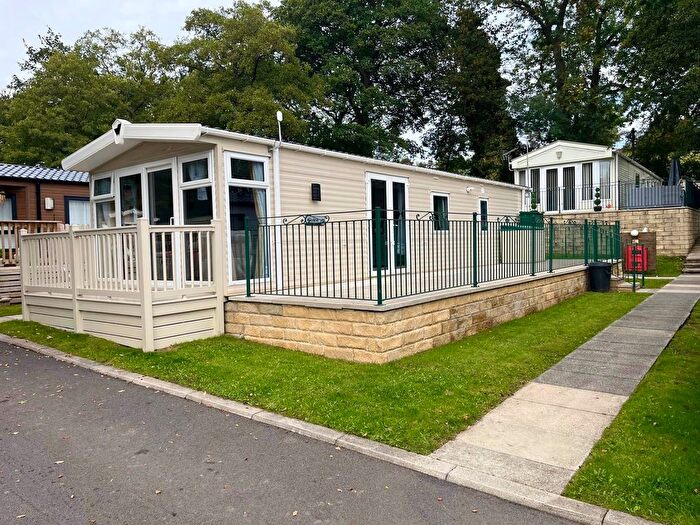 2 Bedroom Park Home For Sale In Mill Lane, Hawksworth Leeds, LS20