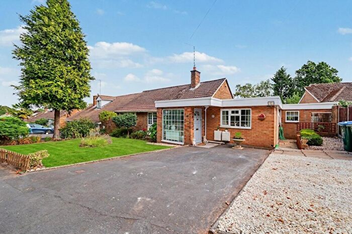 3 Bedroom Semi-Detached Bungalow For Sale In St. Martins Road, Coventry, CV3