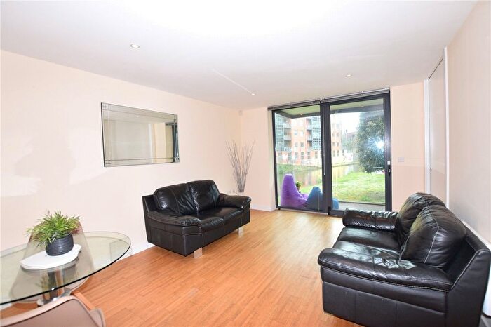 2 Bedroom Flat For Sale In St Georges Island, Castlefield, Manchester City Centre, M15