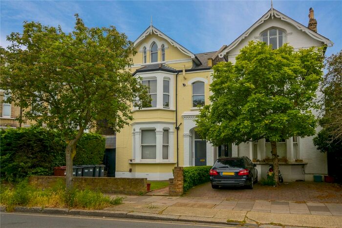 1 Bedroom Flat To Rent In Sutton Court Road, London, Uk, W4
