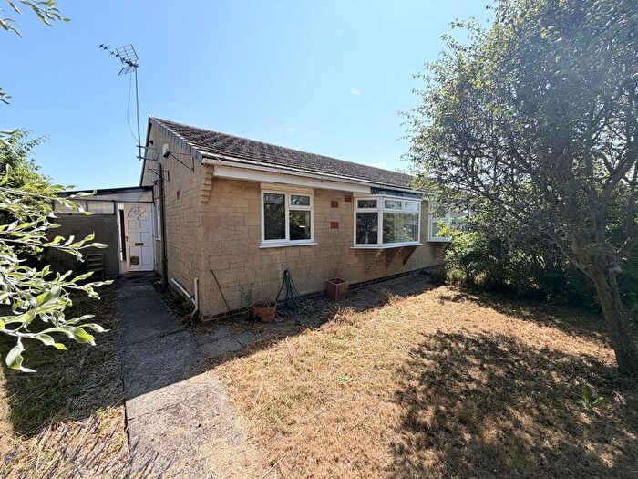 2 Bedroom Semi-Detached Bungalow For Sale In Arun Close, Gillingham, SP8