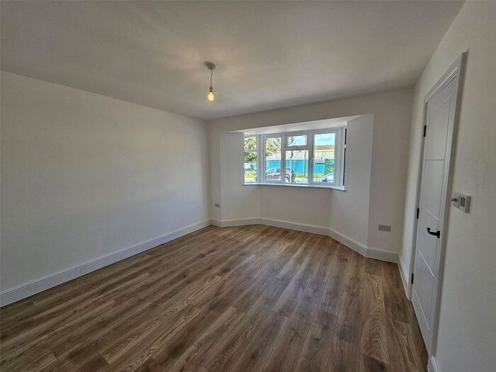 3 Bedroom End Of Terrace House To Rent In Royal Lane, Hillingdon, Greater London, UB8