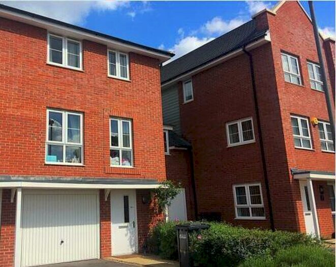 4 Bedroom Town House To Rent In Wyeth Close, SL6