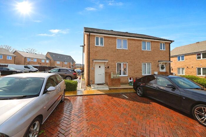 3 Bedroom Semi-Detached House For Sale In Barrington Close, Gosport, Hampshire, PO13