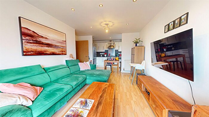 2 Bedroom Flat For Sale In Waterloo Road, Cheetamhill, Manchester, M8