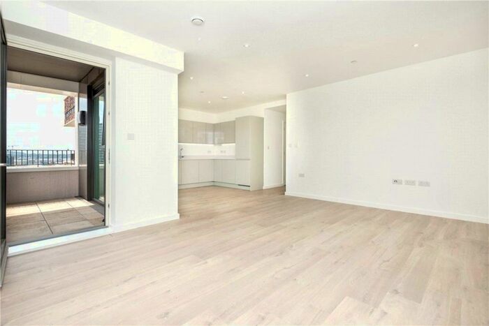 3 Bedroom Apartment To Rent In Heartwell Avenue, London, E16