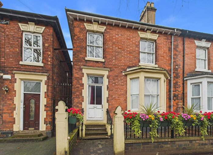 4 Bedroom End Of Terrace House For Sale In Victoria Road, Tamworth, B79