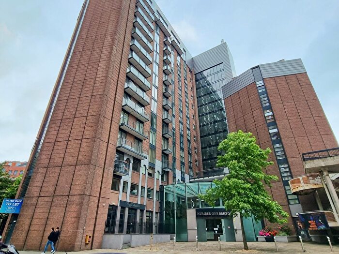 2 Bedroom Flat To Rent In Apartment, Number One Bristol, Lewins Mead, Bristol, BS1