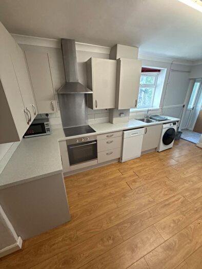 6 Bedroom Terraced House To Rent In North Luton, Cardiff, CF24