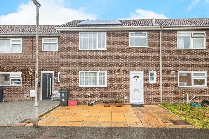 3 Bedroom Terraced House For Sale In Stour View Close, Mistley, Manningtree, CO11