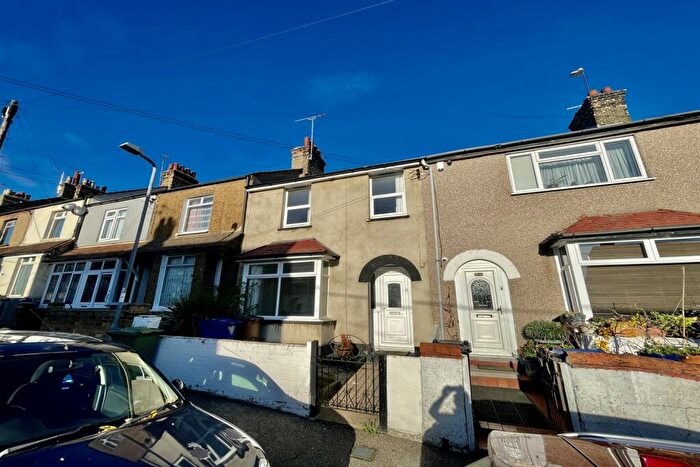 3 Bedroom House To Rent In Rosedale Road, Grays, RM17