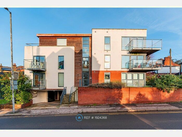 2 Bedroom Flat To Rent In Surbiton Hill Road, Surbiton, KT6